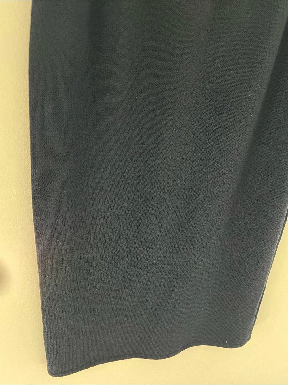 St‎ John Basics Black Santana Knit Skirt Size 6 Midi Slit Back Classic Kennedy
